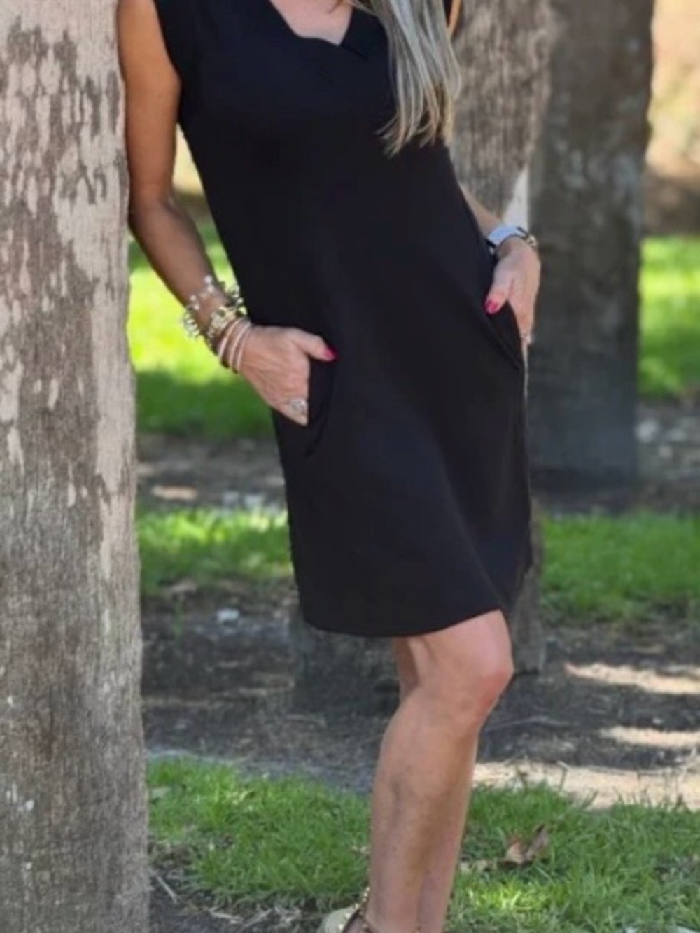 Classic Black V-Neck Sleeveless Dress with Pockets